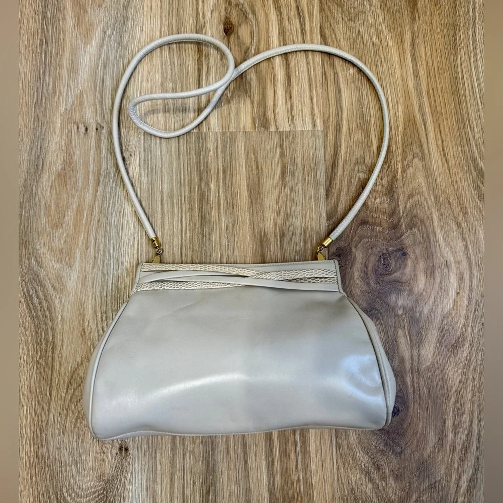 Salvatore Ferragamo Vintage Ivory Leather Shoulder Bag Crossbody